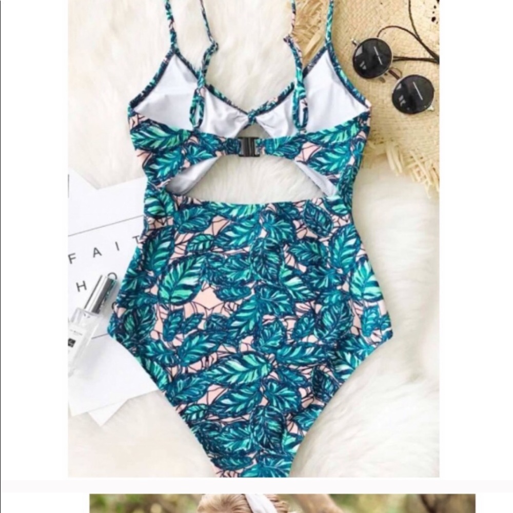 Swimsuit - Picture 3 of 5